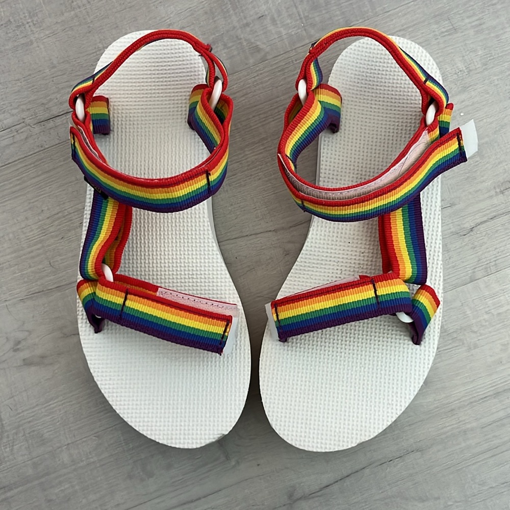 🌈 Rainbow Midform Tevas Size 7